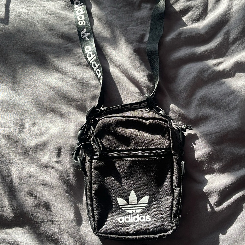 Addias crossbody bag